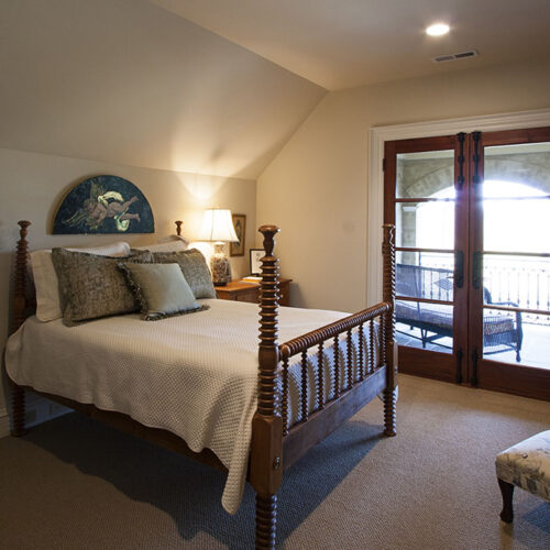 Guest Bedroom by Glenn Cope Custom Home Builders