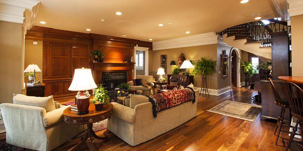 Living room by Glenn Cope Custom Home Builders