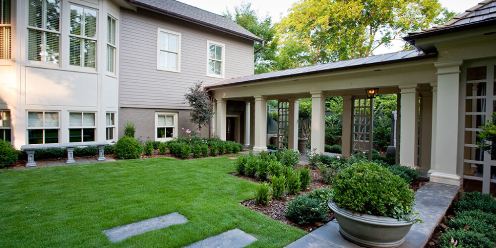 Dreamy garden yardscape by Glenn Cope Custom Home Builders