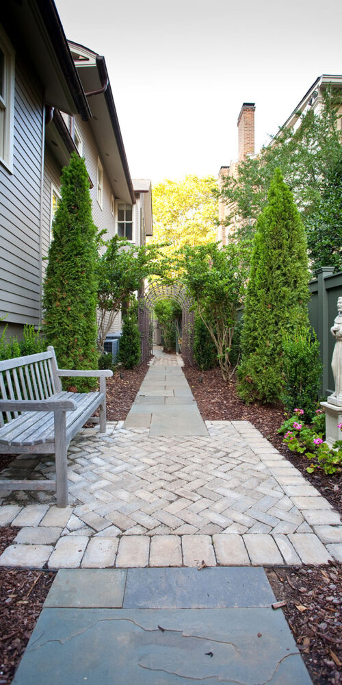 Colonial yard scapes by Glenn Cope Custom Home Builders