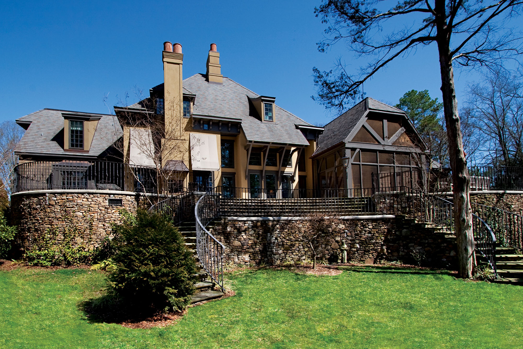 Custom home exterior by Glenn Cope Custom Home Builders