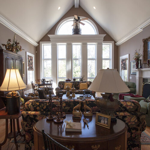 Family Living room by Glenn Cope Custom Home Builders