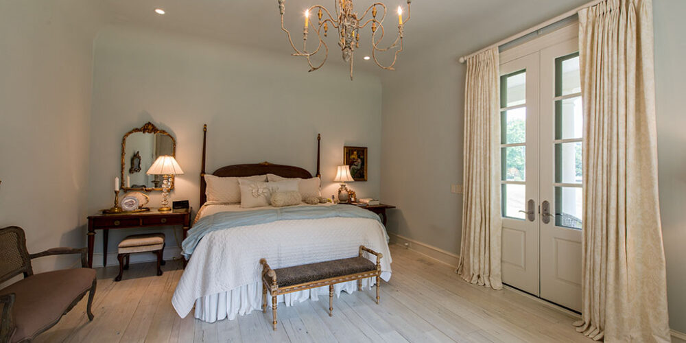 Master bedroom by Glenn Cope Custom Home Builders