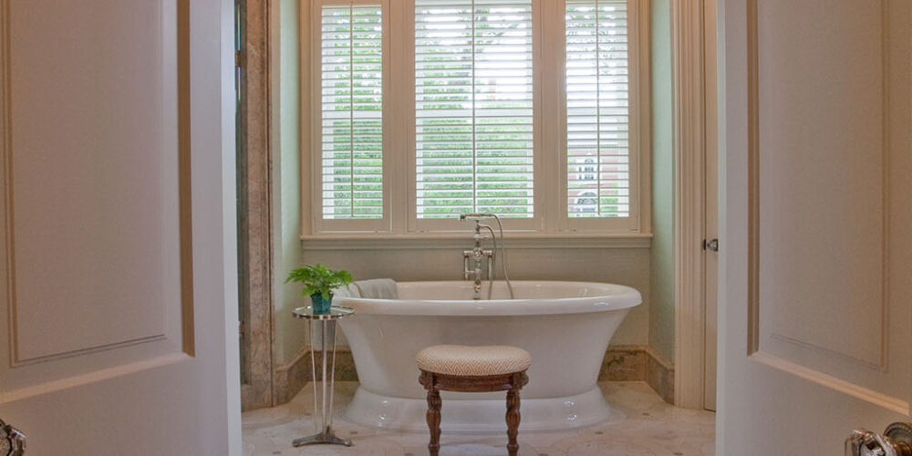 Custom built bathroom with elegant design by Glenn Cope Custom Home Builders