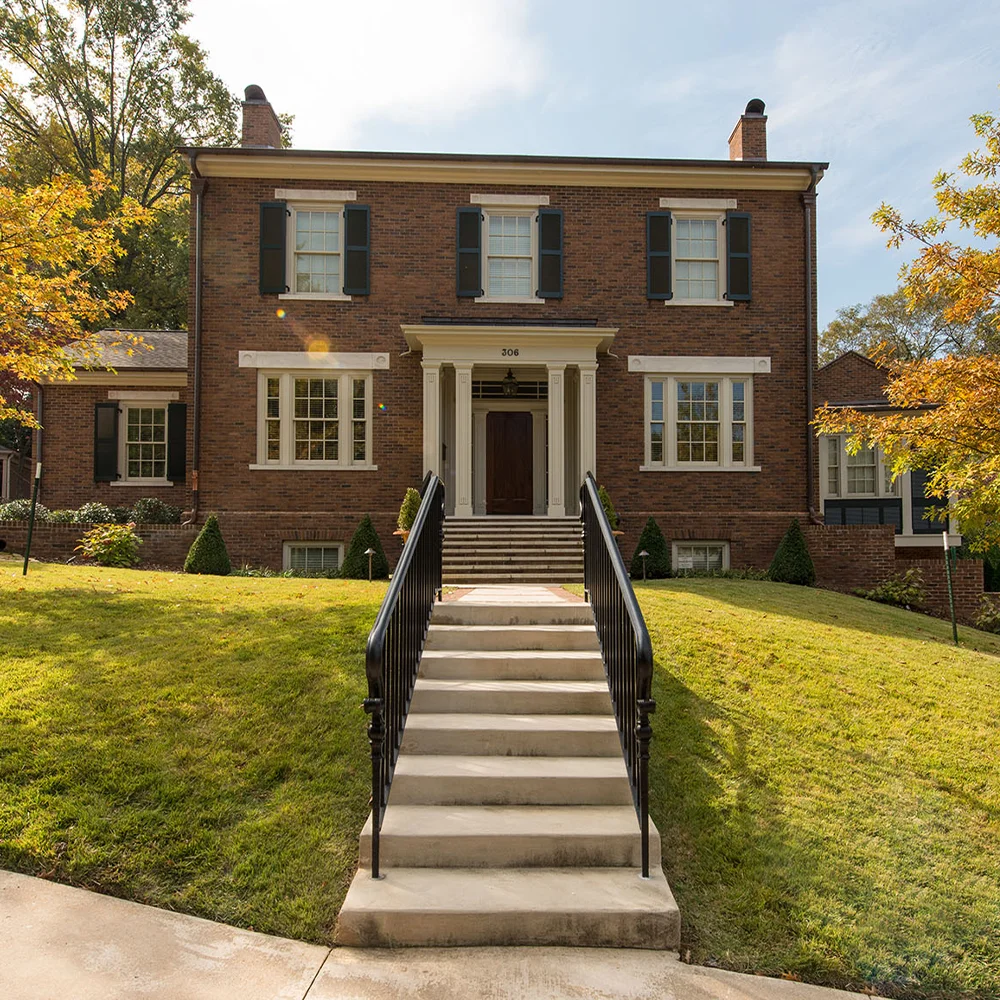 Colonial styled home by Glenn Cope Custom Home Builders