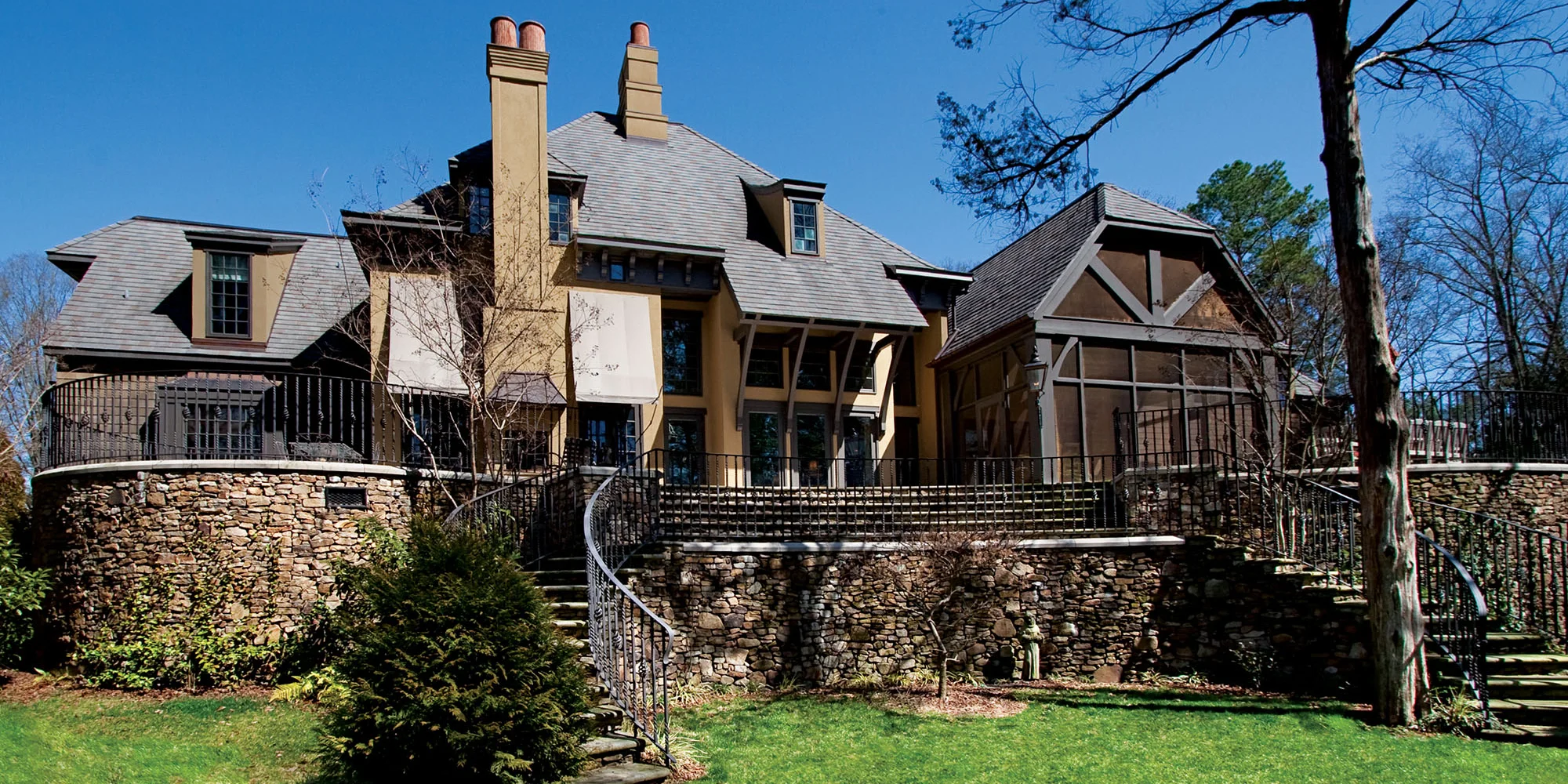 Custom home exterior by Glenn Cope Custom Home Builders